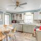 1 Block to Beach Home with Hot Tub in Port Clinton!, Port Clinton (fotografie 3)