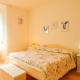 Quiet Mountains Apartment - with Wi-Fi, Smart TV, Pistoia (foto 3)