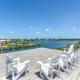 Off the Hook - Luxury Waterfront Pool Home, Kayaks & Bikes, 30' Dock Маратон - Фото 4