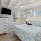 Tranquil Retreat - Waterfront Home, 37' Dock, Cabana Club Access w Pool, Key Colony Beach (fotografie 6)