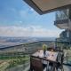 Bright and Airy 2BDR Apartment with Stunning Views, Dubaï - Photo 3