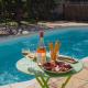 Villa en Luberon, climatisé, Piscine, wifi et Parking gratuit, Bonnieux (foto 2)