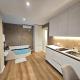 Jacuzzi Apartment Tirana Center, Тирана - Фото 6