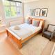 Lovely 4-Bedroom Kilburn Flat with Garden and Parking near Hampstead Heath, Abbey Road, Londra - Foto 7