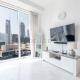 1BR Overlooking Burj Khalifa and Dubai Water Canal, Easy Access to Downtown, The Pad, Business Bay by Deluxe Holiday Homes, Dubaj - Fotografie 3