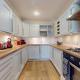 Bright 2 Bed With Patio & Backyard on Victoria Park, Londýn - Fotografie 2