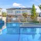 Sweet Sunshine Nest with Pool, Aircon and Parking, Окленд - Фото 7