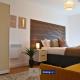 3 Bedroom Apartment By Paul & Malin Properties Short Lets & Serviced Accommodation Stretford With Free Parking & Gym Access, Manchester - Photo 5