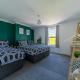 CastleView Haven - Contractors welcome -Strood Rochester sleeps 12 - Photo 9
