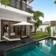 Beautiful villa on the beach side, large garden, parking, Sanur - Fotografie 1