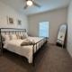 Modern Oasis with King Bed, Fireworks View, 10 Minutes to Disney Orlando - Fotografie 10