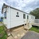Stunning Caravan With Large Decking Area And It's Very Own Hot Tub, Ref 95025Sw, Tattershall - Foto 1