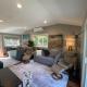 Cozy en suite with high ceilings, Framingham