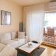 Selce Beachfront Apartment with Sea View, Terrace & Parking, Selce (foto 2)