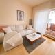 Selce Beachfront Apartment with Sea View, Terrace & Parking, Selce (foto 3)