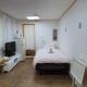 Best Location in Seoul 1 - 1min to Bangbae station, 1min to Airport Bus, Private room with kitchen, Seoul - Photo 3