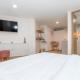 Cozy Apt 4 -Laureles -AC- Smart Lock, Медельин - Фото 1