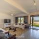 6BR Beachfront Home in Bombinhas ABM0101