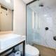 L301 4BR Lleras Park Apt Rooftop Jacuzzi AC, Medellín - Zdjęcie 10