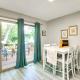 Shop, Dine and Unwind Walkable Overland Park Home, Overland Park (Foto 7)