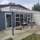 Small 3 bedroom Garden Chalet B, Окленд - Фото 1