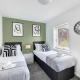 Stylish House with Driveway Parking, Self-Check-In, Fast WiFi and Smart TV by Yoko Property, Milton Keynes (fotografie 2)