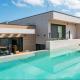 Villa Hoshi, Puente Arce