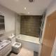 Amanah Properties - Shepherd Bush Central Sleeps 7, Londýn - Fotografie 9
