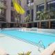 Chic Duplex 1BHK by CzechIn Luxe Stay with Pool Gym, Dubái - Foto 1