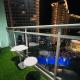 Rhome Staycation by Azure St Tropez Tower Beach View Condo Unit, Manila - Foto 5