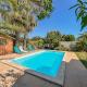 Maison spacieuse, piscine parking privé & jardin, Castries (foto 6)