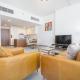 Elegant 1 Bedroom in JVC Sleeps 2 with Balcony, Dubaï - Photo 10