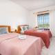 Classic & Spacious Flat w/ Balcony by HostWise Monte Gordo - Foto 1