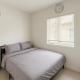 2024 Built 3 Bedroom Townhouse in Cambridge with Foosball, Free Parking, WiFi, Full Kitchen and Laundry - 8 Min to African Lion Safari - Great for Groups and Work Stays!, Cambridge (Foto 7)