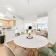 Stylish 2BR with Marina Views & Pool, Los Angeles - Foto 6