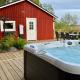 Solvik Lakehouse & Outdoor Spa