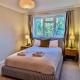 Charming Flat in London with FREE PARKING, Surbiton
