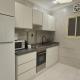 Stylish 3BR Smart TV & Wi-Fi, Джидда (фото 8)