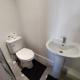 En-Suite Double-Bedroom in the Heart of Salford Manchester CR3 Perfect for Short Stays, Manchester - Photo 4