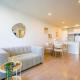 Cosy 2 Bedroom Apartment with City Conveniences, Окленд - Фото 1