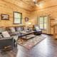 Cabin with Hot Tub and Deck 5 Mi to Broken Bow Lake, Broken Bow - Fotografie 4
