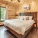 Cabin with Hot Tub and Deck 5 Mi to Broken Bow Lake, Broken Bow - Fotografie 9