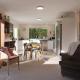 The Peninsula Riverside Abode with Garden Views, Окленд - Фото 6