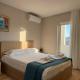 Stylish Renovated Flat with 2 Balconies & Great Natural Light, Tirana - Photo 2