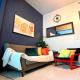 Explore Mitsukoshi Uptown BGC, large TV, fast WIFI, Manila - Fotografie 3