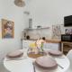 Charming Apartment with Mezzanine near Old Town in Cracow by Noclegi Renters Cracovia - Foto 6