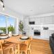 Luxury 2 Bedroom Apartment - Balcony - City Centre - Fast WIFI - Netflix - Parking - 511C