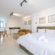 Spacious Couples Studio with Seating Area & Rooftop Vibes Zen Gaia By Tessera, Athen - Foto 4