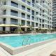 Luxury & Bright 1BR Apartment | Panoramic Sea View, Dubai - Foto 1