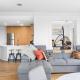 Skyline Views CBD 2BR w Pool & Gym Zodiak Stays, Окленд - Фото 3